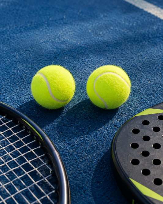 Pelotas de tenis y de pádel: qué cambia y cuál comprar